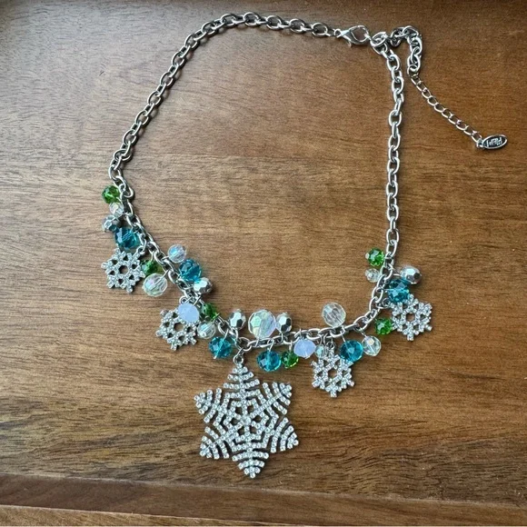 Pier One Imports Sparkle Snowflake Necklace & Bracelet Combo - Picture 7 of 10